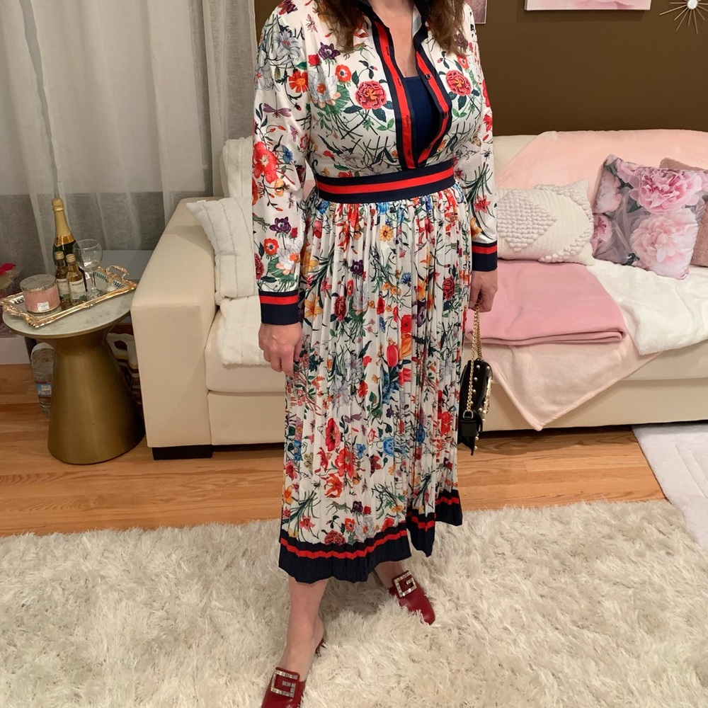 Beautiful Dress, mid length, pleated skirt NWOT